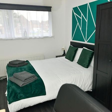 Perfect For Contractors, Tvs In Every Bedroom Craigavon Exteriör bild