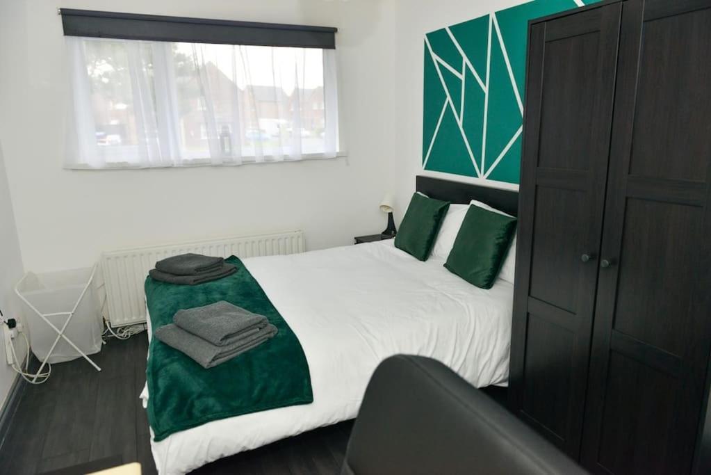 Perfect For Contractors, Tvs In Every Bedroom Craigavon Exteriör bild