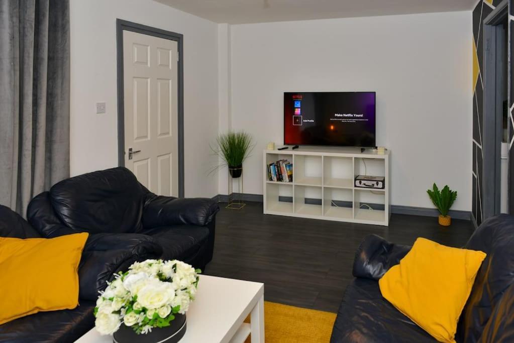 Perfect For Contractors, Tvs In Every Bedroom Craigavon Exteriör bild